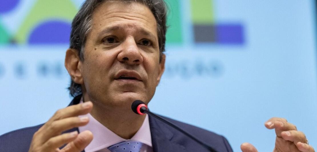Queda do dólar gera espaço para ajuste de preço de combustíveis pela Petrobras, diz ministro